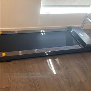 Desk treadmill goes up go 6mph